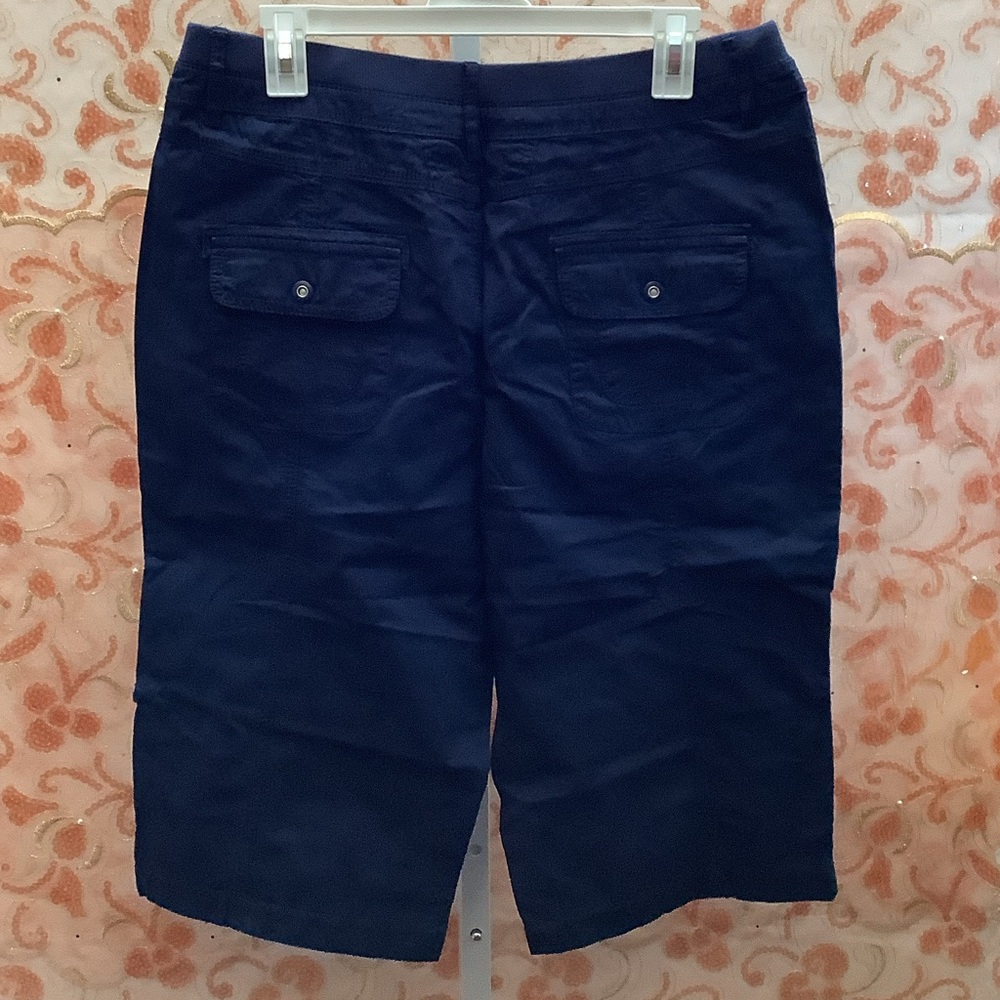 Stylish Black Capris for Women - Picture 5 of 5